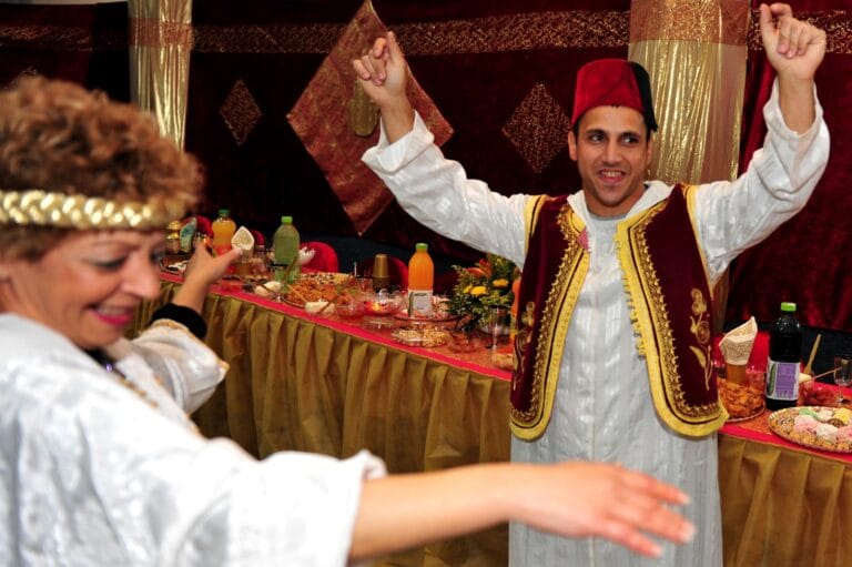 Une tente dans le style marocain ouverte à la Knesset pour la Mimouna.