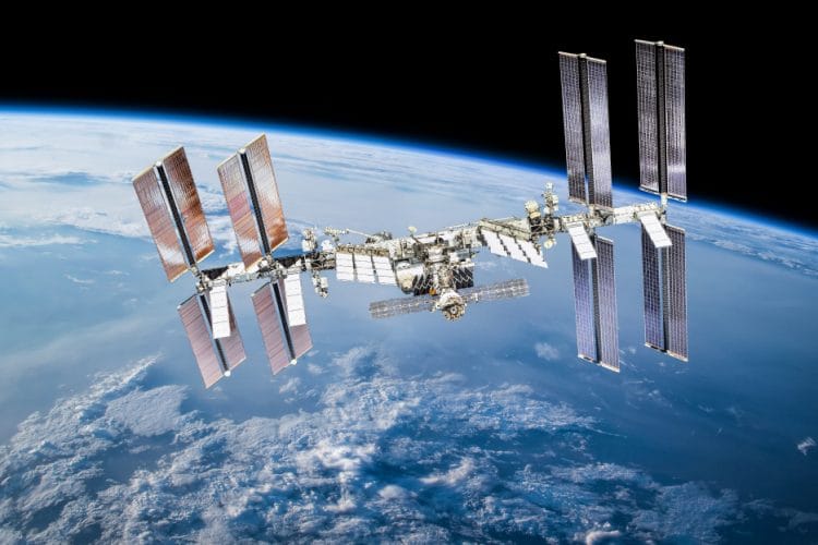 RADIO J. SpacePharma. Un écosystème de startups du spatial. Dimona : feu vert pour une Cité du cyber.