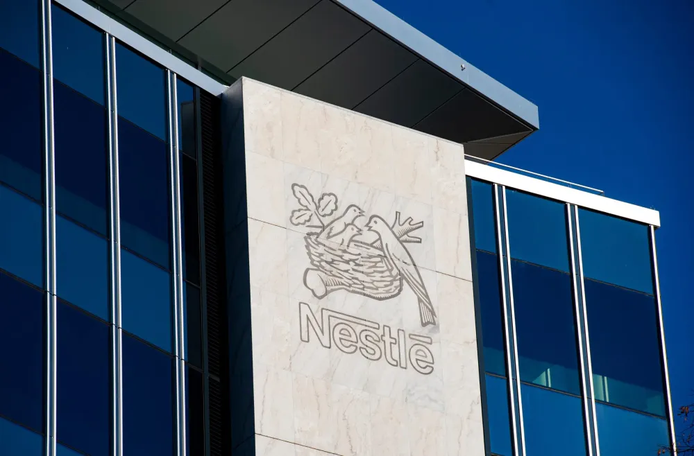 Nestlé rouvre à 100% ses usines en Israël. En Octobre, Nestlé avait fermé l’une de ses usines.