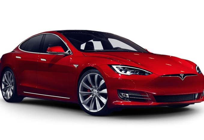 Histoire folle. Un israélien, Ofer Tsofan, a acheté 50 voitures Tesla en 2020.