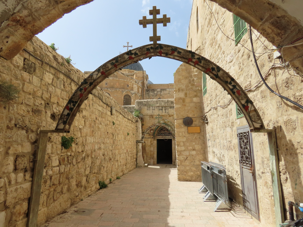 Inquiétude des Chrétiens d’Israël sur la capacité du pape à continuer de gouverner l’Église catholique.