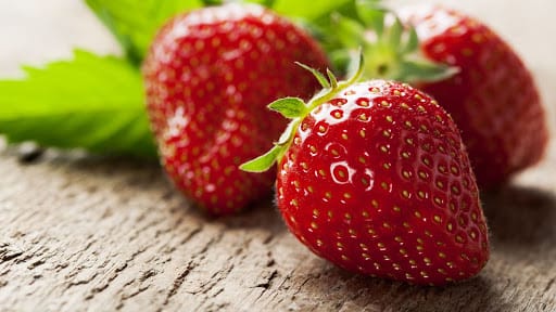 « La fraise la plus grosse du monde, vue en Israël? » Vrai!