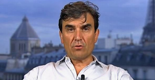 Au Liban, Georges Malbrunot (Le Figaro) critiqué par Emmanuel Macron.