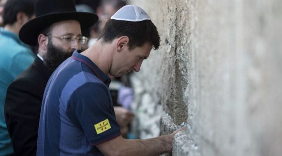 Mondial. « Diplomessi ». Lionel Messi à Jérusalem au Kotel. L’image du Jour.