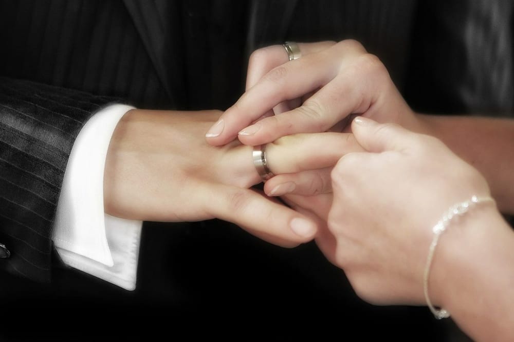 Le mariage et la vie amoureuse des Israéliens. Pluie de statistiques…
