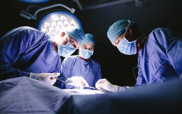 En Israël, la chirurgie de la gynécomastie (réduction du tissu mammaire chez les hommes) est en forte hausse.