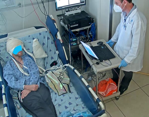 Université de Tel-Aviv. Interface cerveau-ordinateur. Une recherche révolutionnaire publiée dans la revue Neurosurgery.