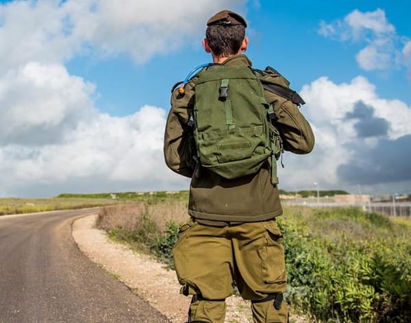 Une invasion terrestre de Gaza par Tsahal? Chars et véhicules blindés en attente.