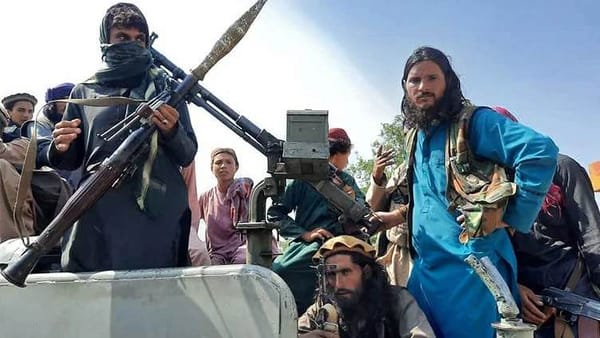 Israël n’est pas surpris. L’ex-Président afghan, Hamid Karzaï, est sorti de l’ombre.