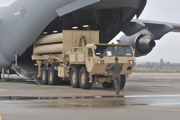 Déploiement en Israël d’un système américain avancé de défense anti-missile balistique à haute altitude THAAD.