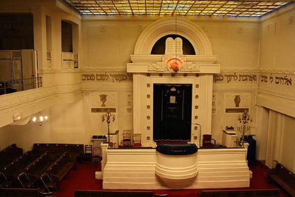 Démolition prévue de la synagogue Copernic, la seule d’un style Art Déco en France.