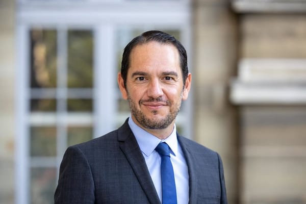 Questions à IsraelValley. « Le Consulat de France à Jérusalem va t-il fermer? Est-ce un Consulat important? »