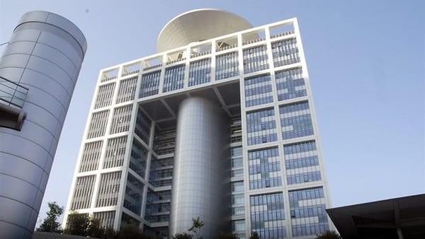Ultra-Secret. Le lieu le plus agité ce matin à Tel-Aviv. La fameuse « fosse », le bunker servant de Centre de Commandement, au sein de la base de Kirya.