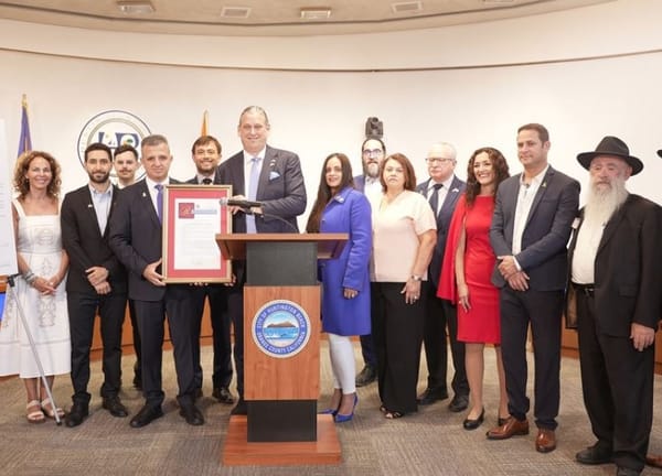 Les villes d’Huntington Beach (Californie) et Ramat Gan renforcent leur partenariat international.