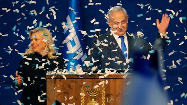 Ballons-sexes. Colère de Sarah Netanyahou contre les manifestants.