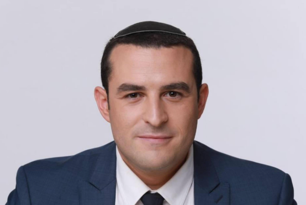 Israël vote. Yomtob Kalfon (33 ans), avocat d’affaires, candidat du Parti Yemina.