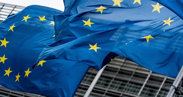 Vu d’Israël. L’euro plonge sous le seuil de 0,99 $ pour la 1ère fois depuis 20 ans.