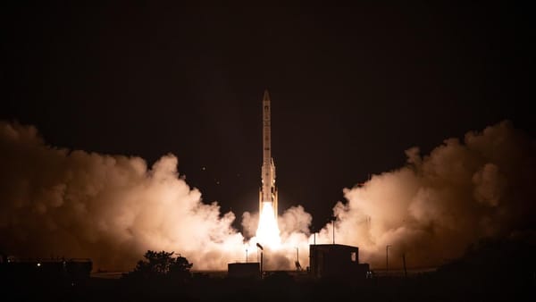 22H30, un bruit incroyable. IsraelValley a assisté, en direct, au lancement, à Palmahim, d’Ofek 19.