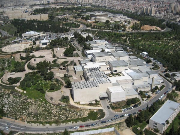Le musée d’Israël célèbre son 60e anniversaire de manière étonnante.