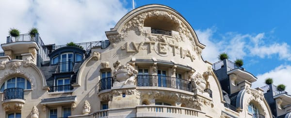 Georgi Akirov (israélien), propriétaire du « Le Lutetia », cet hôtel qui célèbre ses 115 ans. Glamour, culture et tragique.