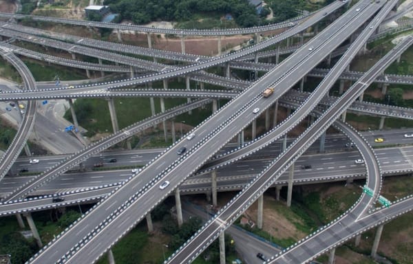 Routes et infrastructures. Les actions de Miri Reguev en Judée-Samarie.