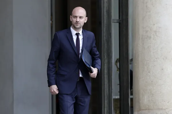 Jean-Noël Barrot, le chef de la diplomatie française attendu en Israël ce jeudi. « Porter la voix de la France dans cette région où la guerre a déjà beaucoup trop duré ».