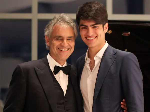 La musique de Andrea Bocelli a fait partie de la méthode de survie d’Adar (ex-hotage des criminels du Hamas).
