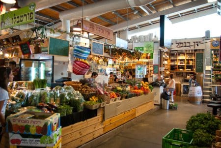 Les marchés alimentaires de Tel Aviv : un voyage entre street food et gastronomie