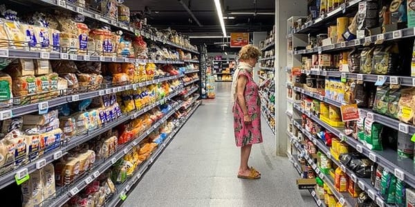 La guerre… Les dépenses par carte bancaire des israéliens sont en baisse.