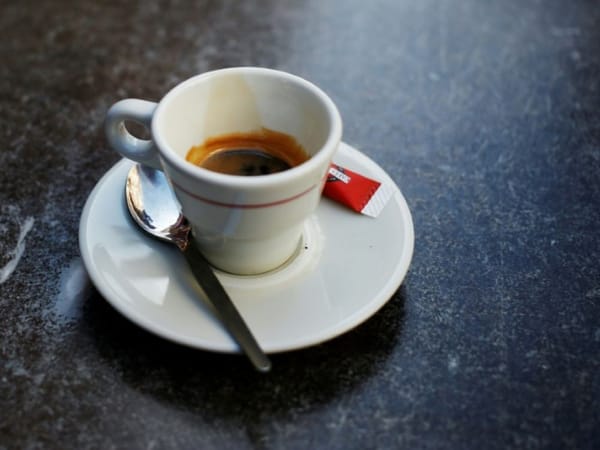 Vu d’Israël. Le café combat la somnolence au volant.