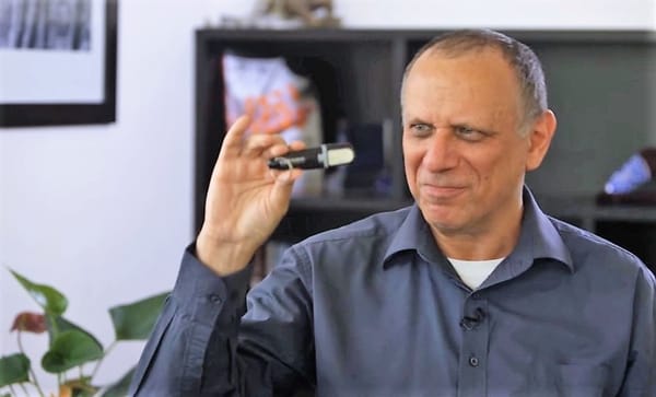 Rencontre avec Dov Moran, l’inventeur israélien de la clé USB et l’un des leaders anti-Réforme judiciaire.