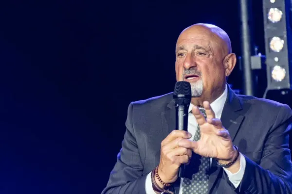 Raphaël Jerusalmy et les coulisses des émissions TV. « Bon courage » et « Faites attention à vous ». « Une véritable industrie de la haine ».