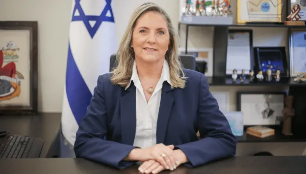 En visite en Israël, la Ministre Aurore Bergé: « La première dame, Michal Herzog, m’a remis un rapport officiel dédié au viol comme arme de guerre ».
