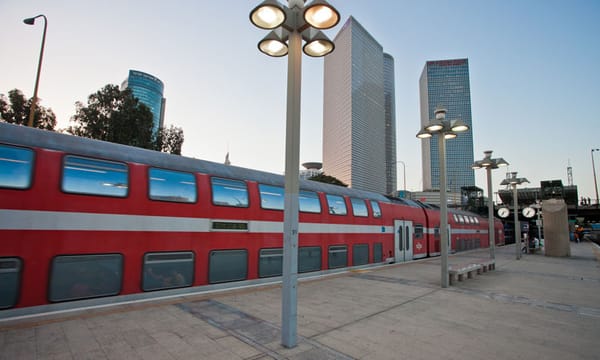 Centre médical Sheba. Un excellent exemple de transport vert à Tel-Aviv.