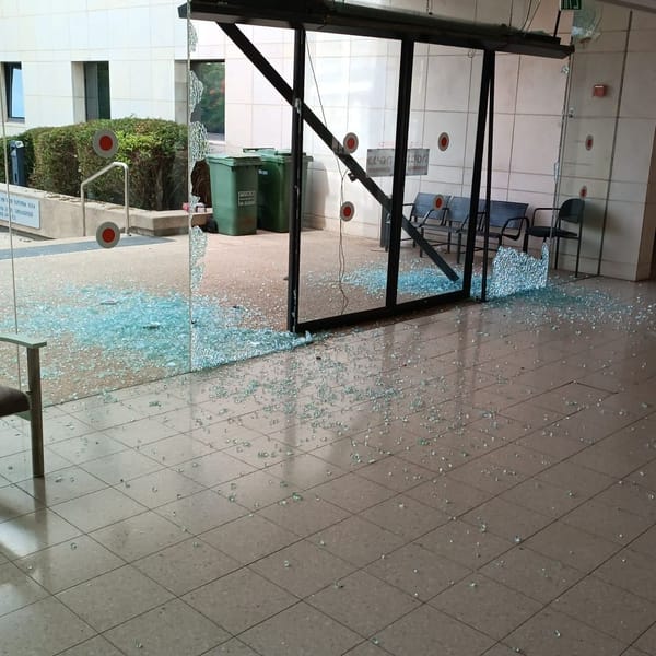 Université de Tel-Aviv. Une centaine d’appartements des résidences universitaires endommagées par l’onde de choc et 40 étudiants ont dû être relogés.