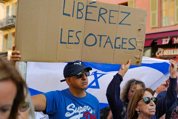 Quizz IsraelValley. Qui est cet acteur français qui soutient Israël et Tsahal très ouvertement?