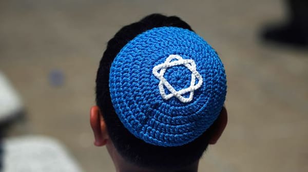Covid-19 et Yeshiva. Raphael Germon n’a pas 30 ans et il a déjà vécu trois vies…