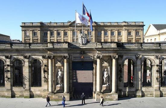 La décision de Bordeaux de suspendre « toute activité de coopération » avec la ville israélienne d’Ashdod.