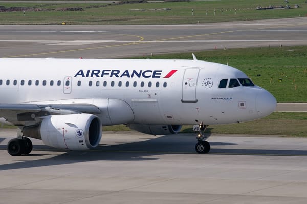 El Al n’a aucune exclusivité en Israël. 60 compagnies aériennes opèrent à l’aéroport Ben Gourion.