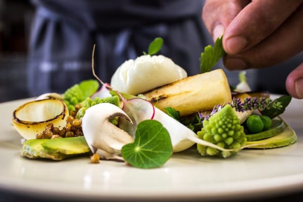 Le chef Assaf Granit a reçu une étoile Michelin pour son restaurant parisien Shabour.