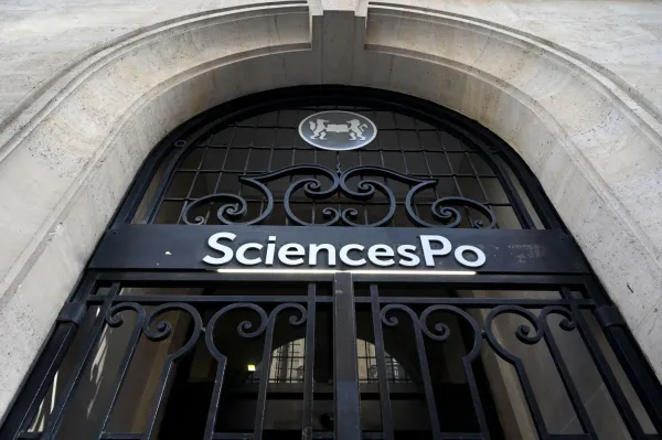 Sur Radio J. Sciences Po. Arnaud Benedetti, professeur associé à l’Université Paris Sorbonne.