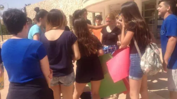 Un code vestimentaire unique dans les écoles publiques israéliennes?