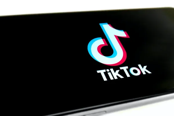TikTok a annoncé des mesures pour endiguer le raz-de-marée de contenus antisémites.