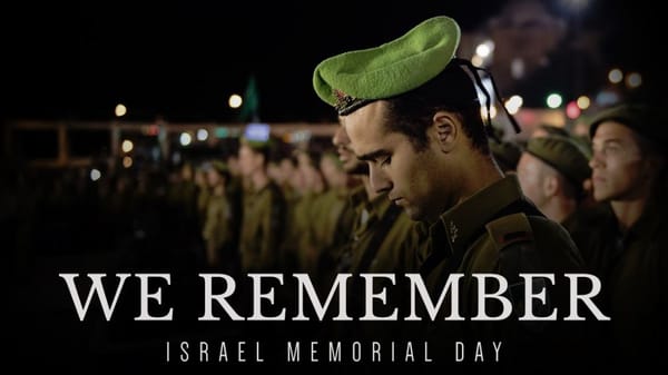 Israël (Tel-Aviv). Une table réservée pour les soldats de Tsahal tués au combat.